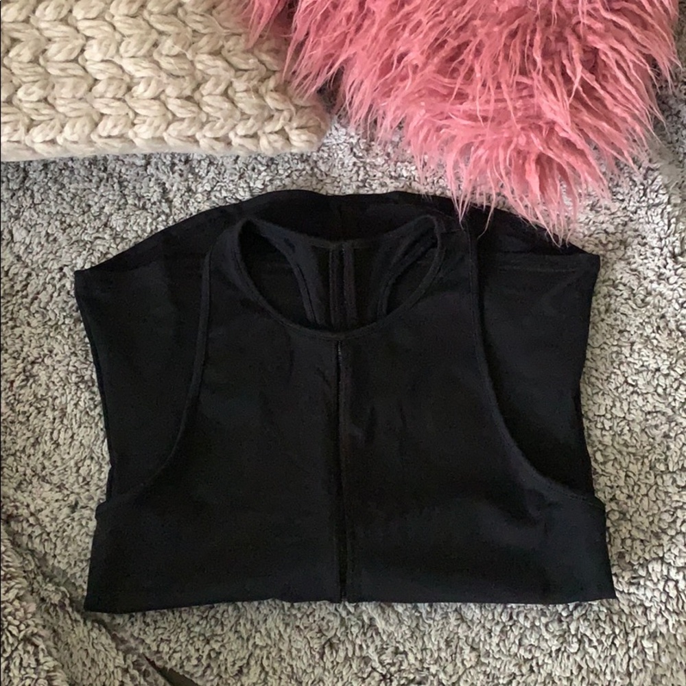 ALO yoga tank top with mesh lining